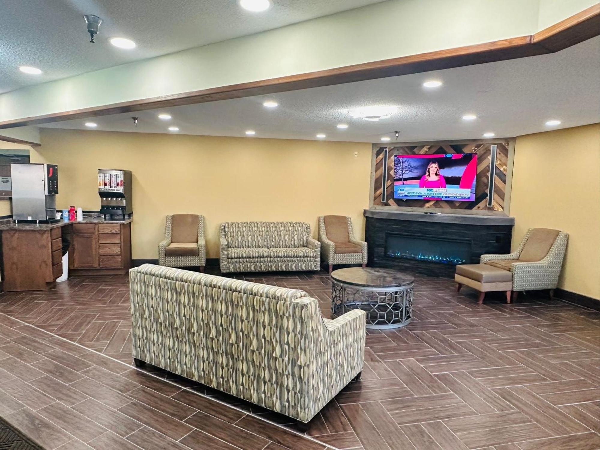 Studio 7 On Main West Fargo Exterior photo
